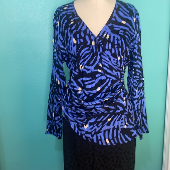 VINTAGE ST. GILLIAN | 100% SILK SKIRT AND TOP SET | 4 - Picture 2 of 10